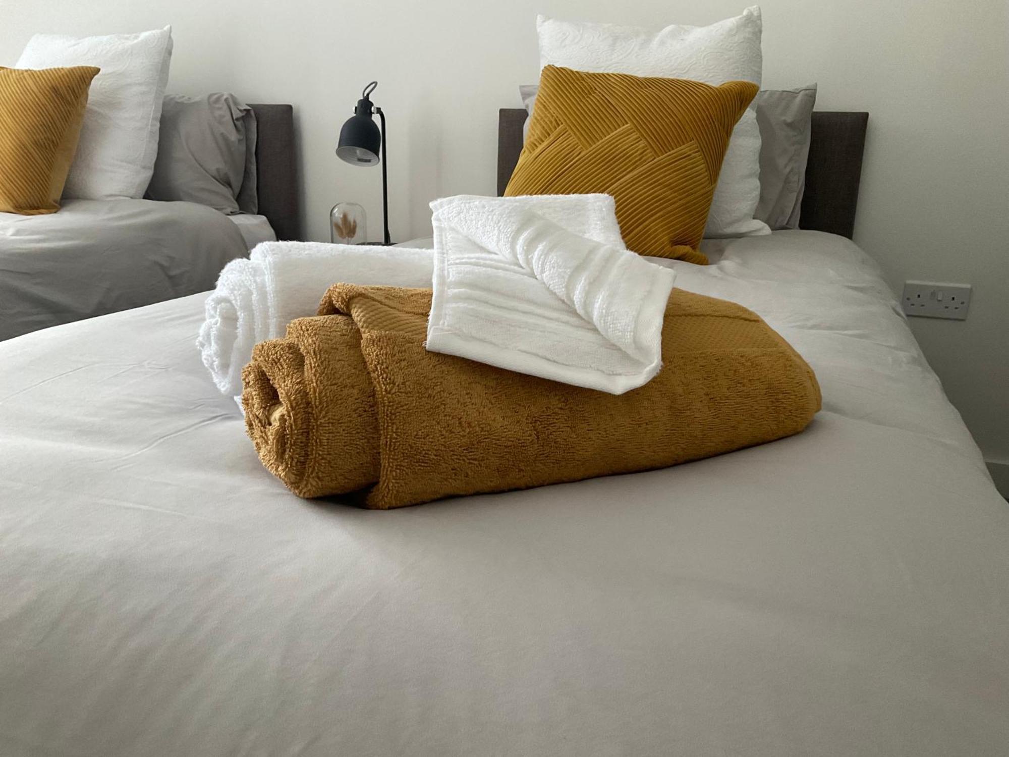 The Parkes A Stylish 3Br House, 5 Mins From Central Birmingham Close To The Edgbaston Stadium, The Hippodrome, Uob, Aston And Bcu, China Town, Kings Heath Bhx Airport And Much More Dış mekan fotoğraf
