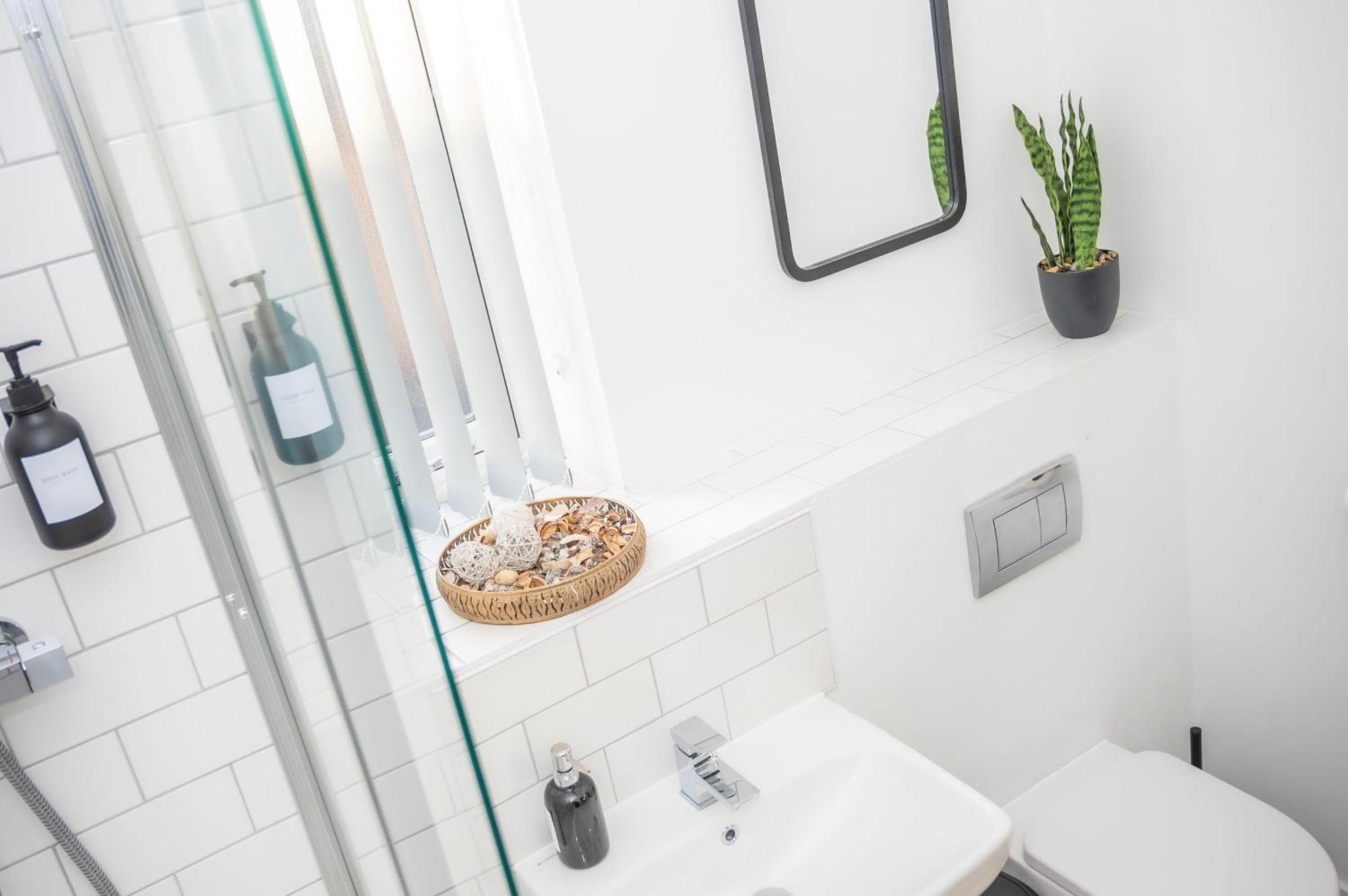 The Parkes A Stylish 3Br House, 5 Mins From Central Birmingham Close To The Edgbaston Stadium, The Hippodrome, Uob, Aston And Bcu, China Town, Kings Heath Bhx Airport And Much More Dış mekan fotoğraf